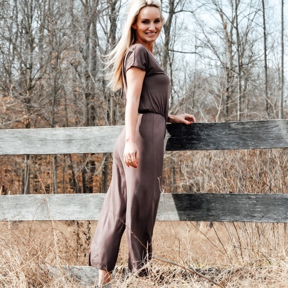 NEW Brown Cropped Length Jumpsuit - Picture 4 of 12